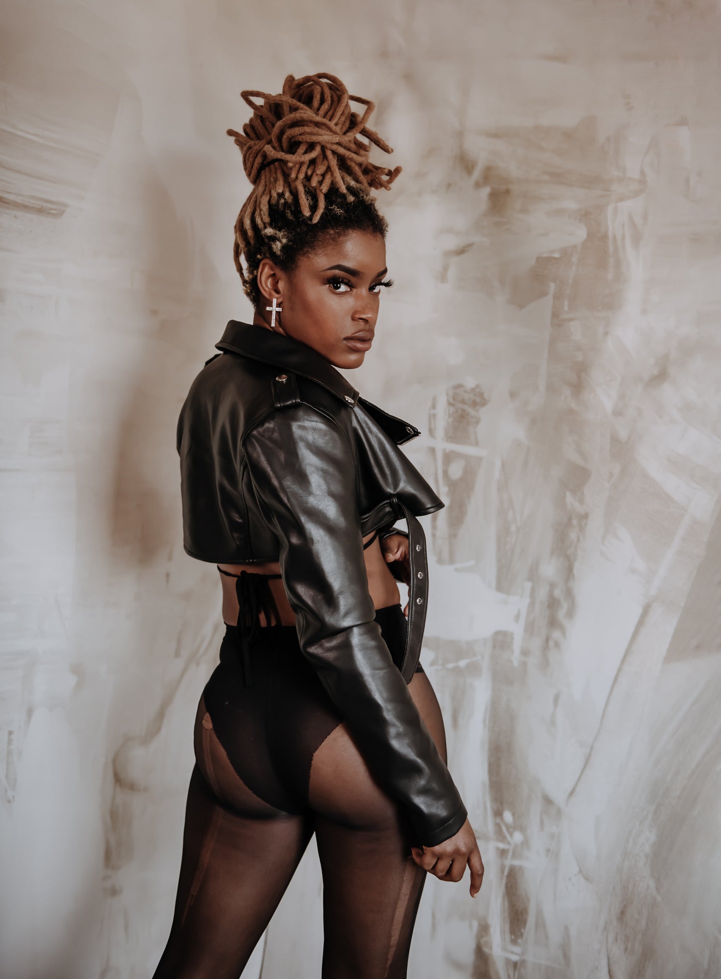 The Flow Guide - Learn Flow Posing - The Boudoir Posing Guide